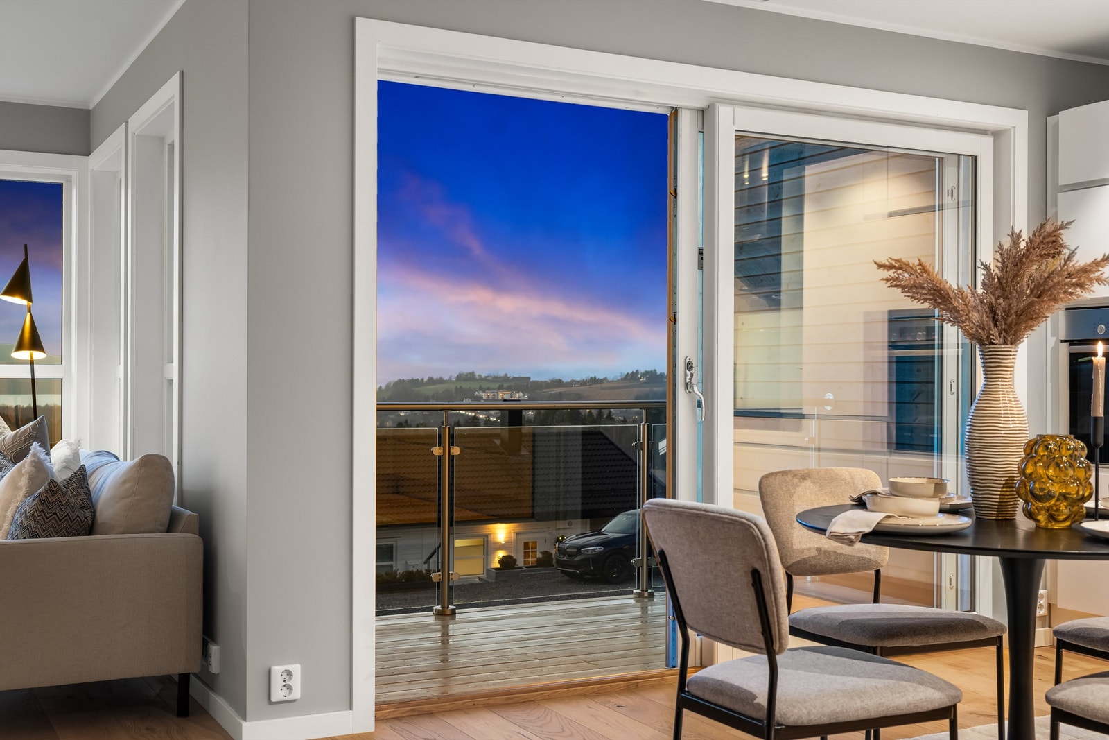 Utgang terrasse fra spisestuen Galleribilde