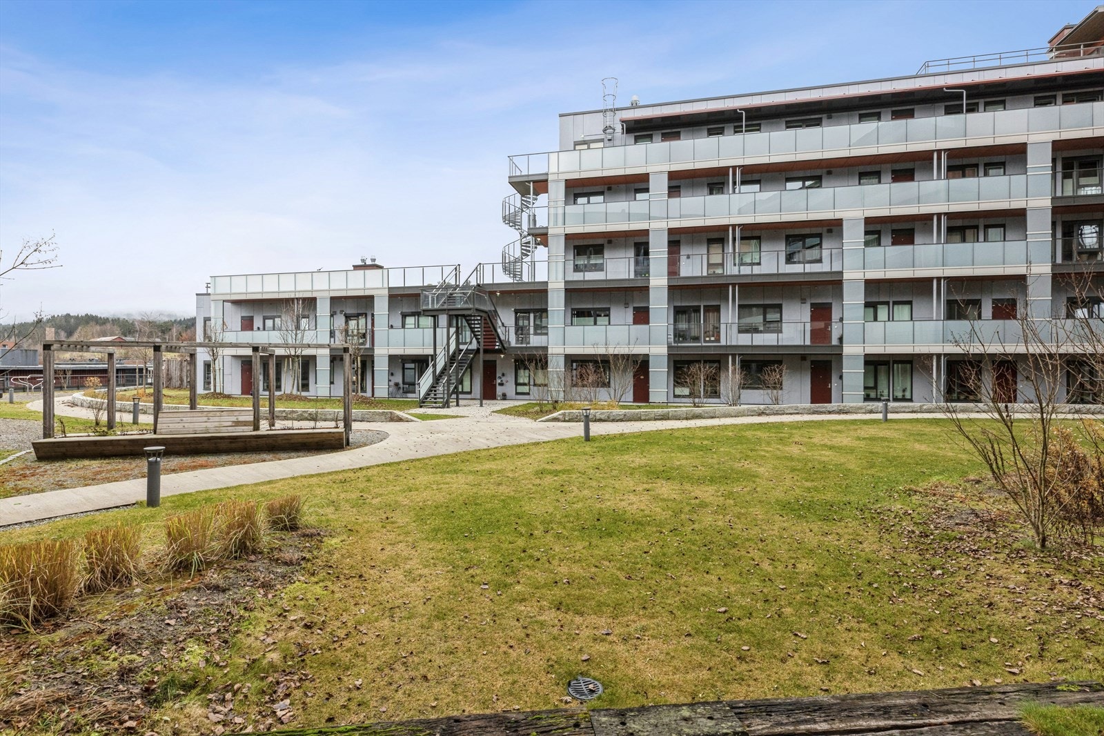 Her bor du midt i hjerte av Nittedal med alt du trenger rett utenfor døra. Galleribilde