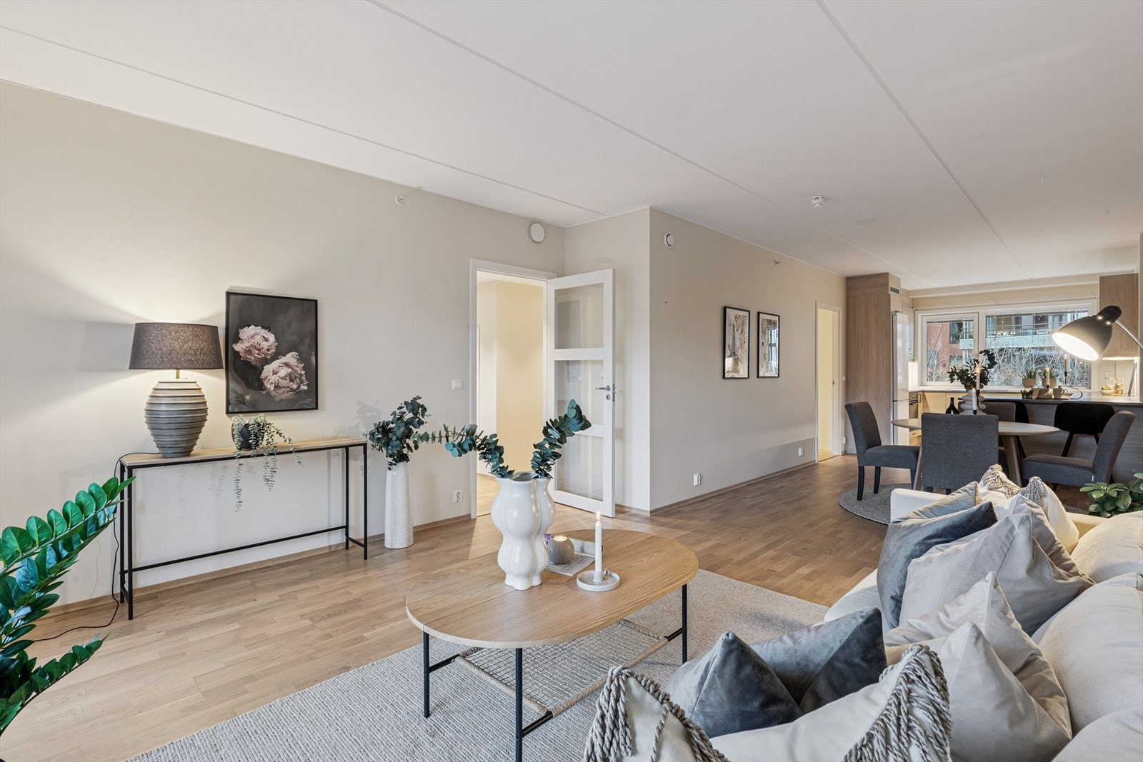 Velkommen til Kvernstuveien 2, en stor 4-roms leilighet på toppen av Mo-senteret. Foto Efkt (Paul Smith) Galleribilde