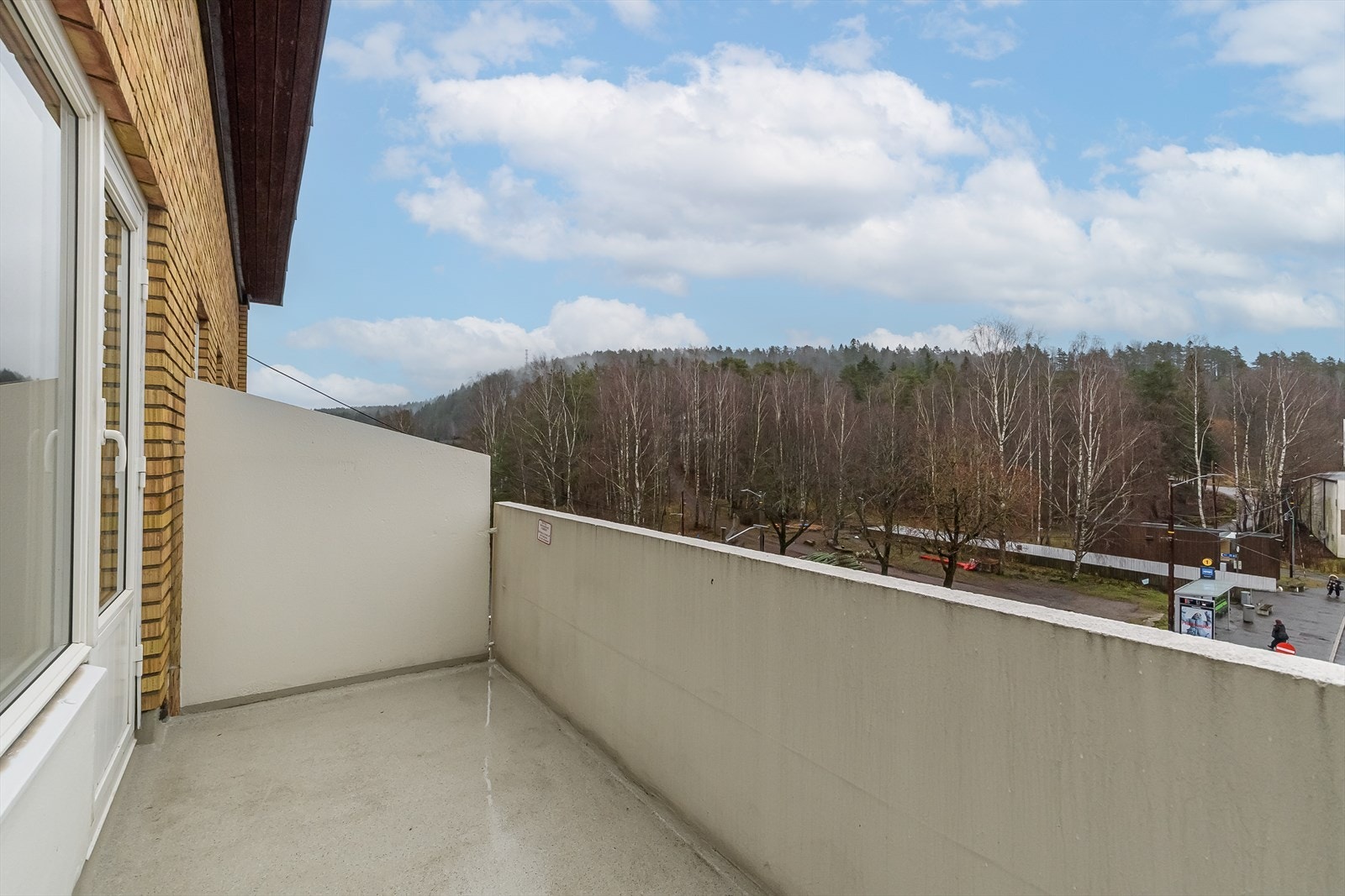 Balkongen er på 6 kvm. Her kan man nyte varme sommerdager! Galleribilde