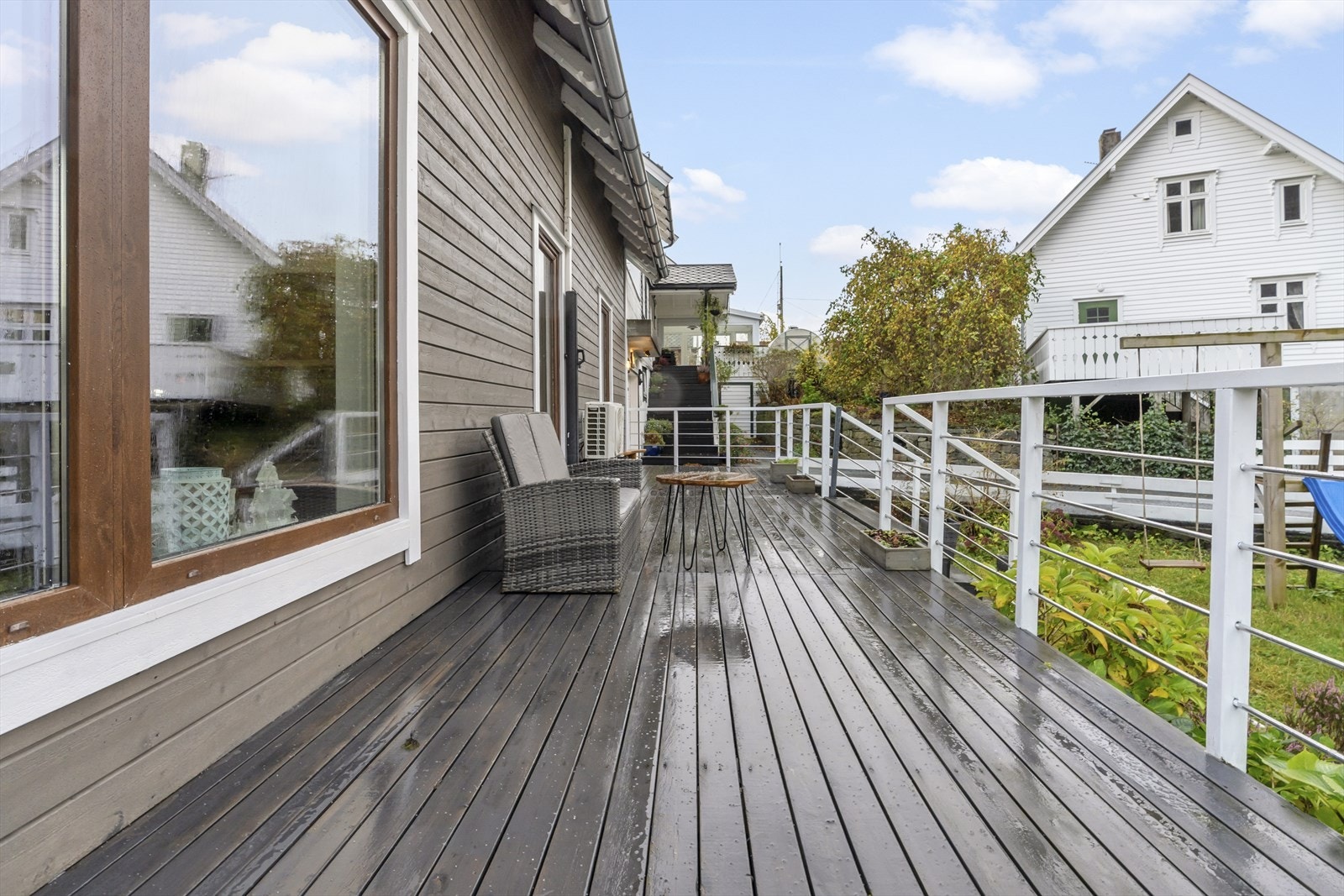 Vestvendt terrasse Galleribilde