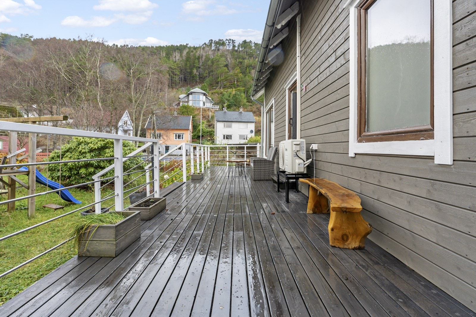 Terrasse mot vest med trapp til hagen Galleribilde