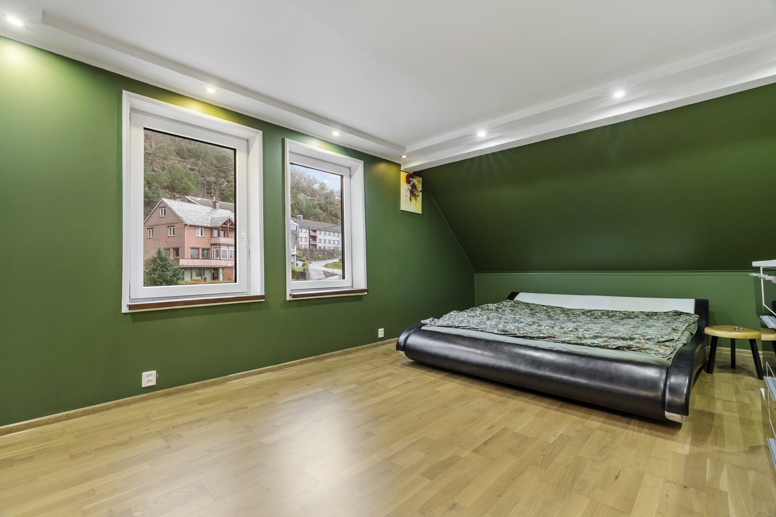 Stort soverom i loftsetasjen Galleribilde