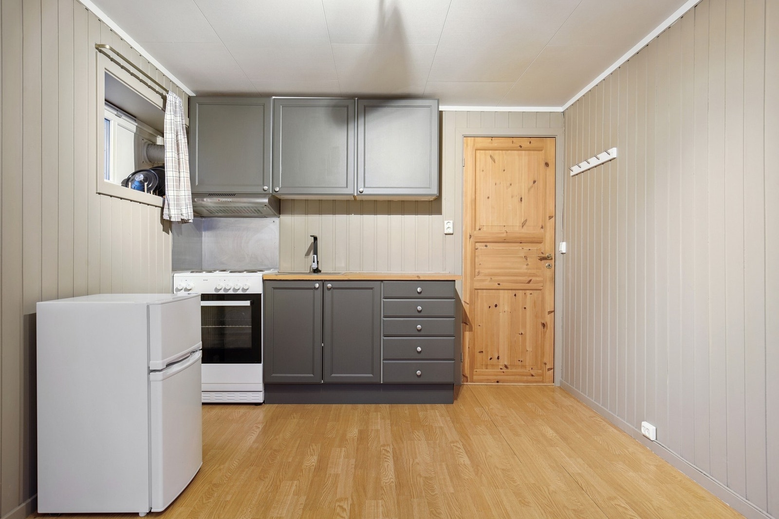 Hybel i underetasje Galleribilde