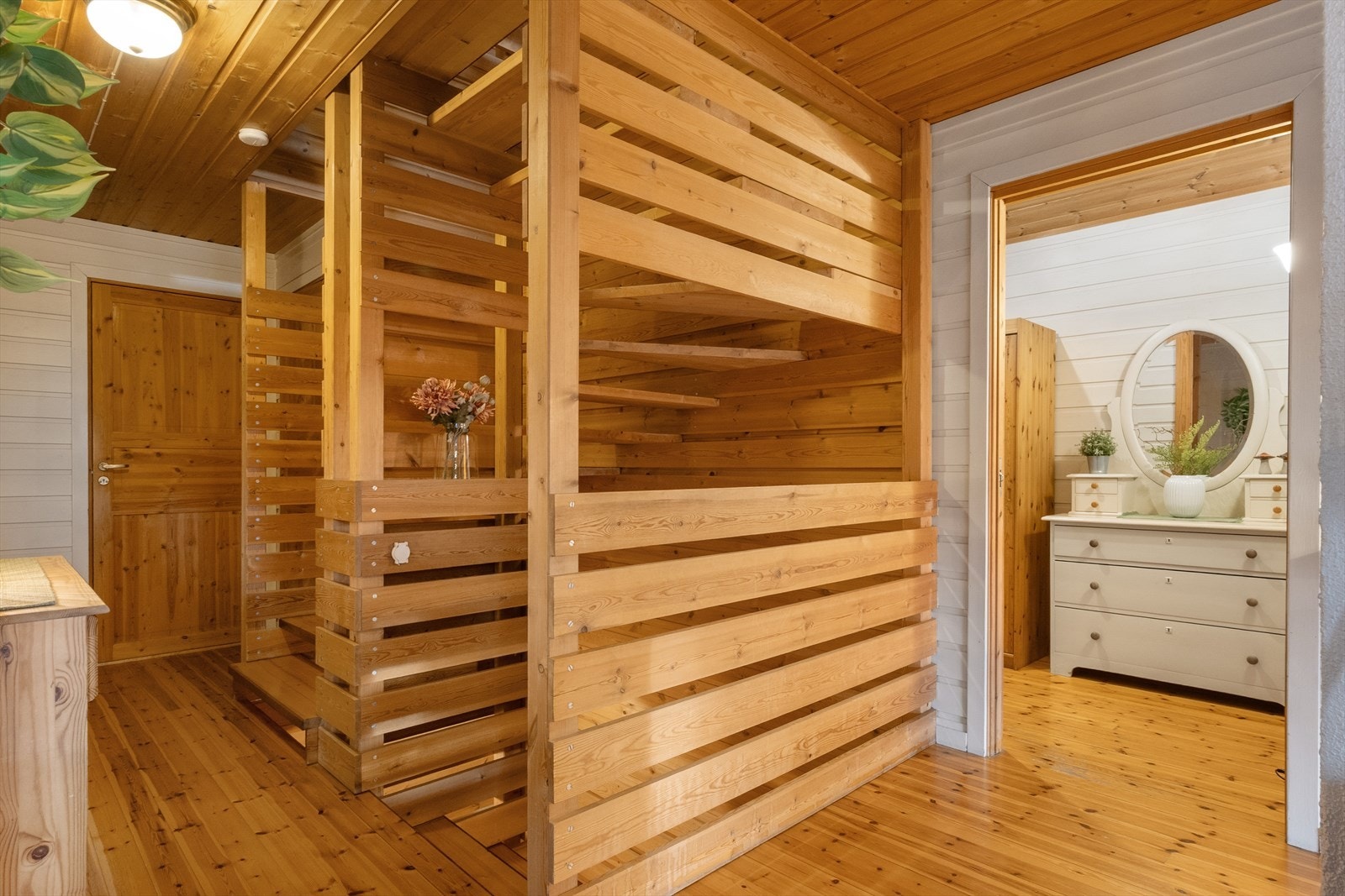 Trappeløsning som binder etasjene sammen. Galleribilde