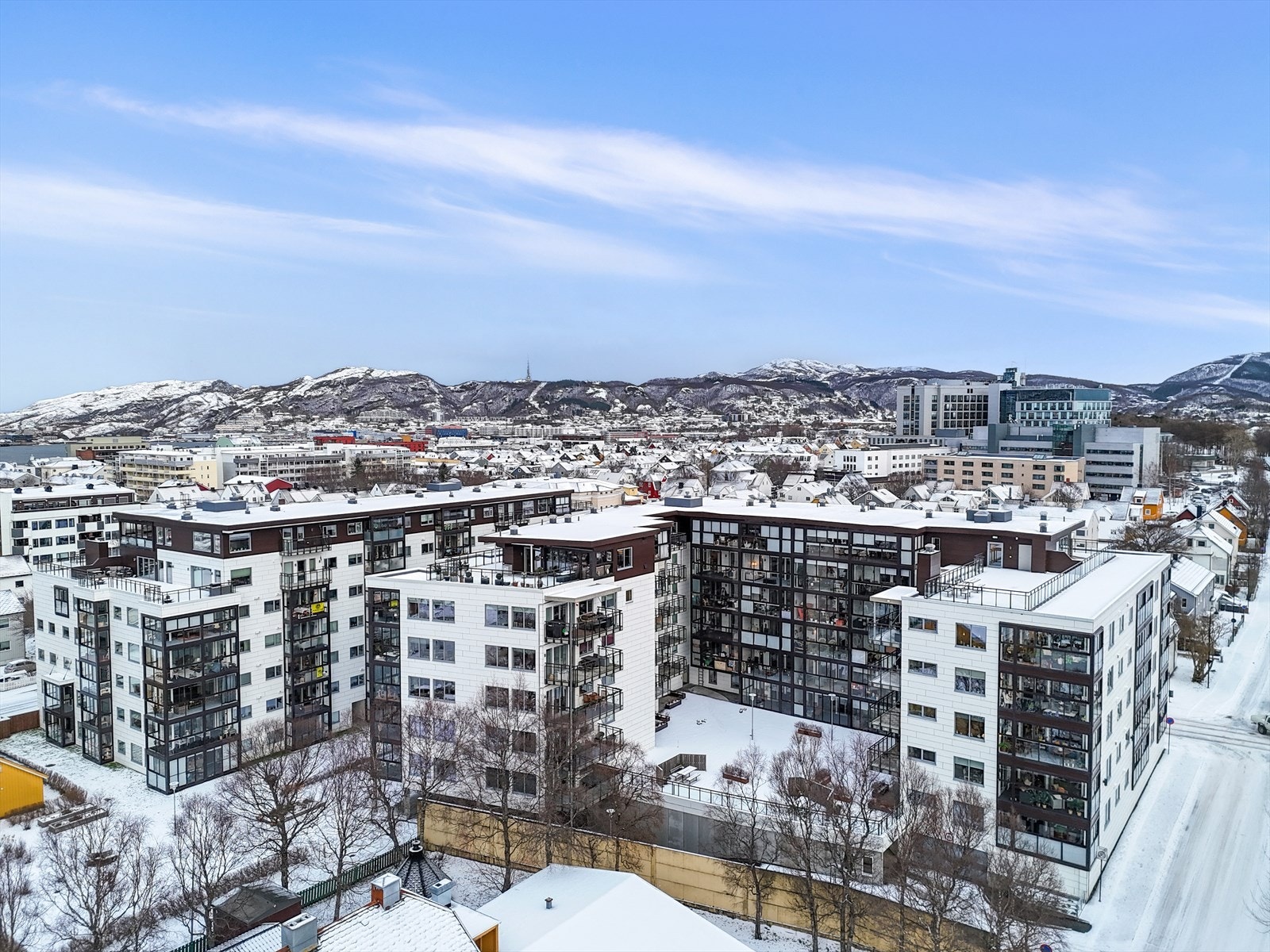 Her bor du sentralt, med gangavstand til så og si alt en måtte trenge i hverdagen. Galleribilde