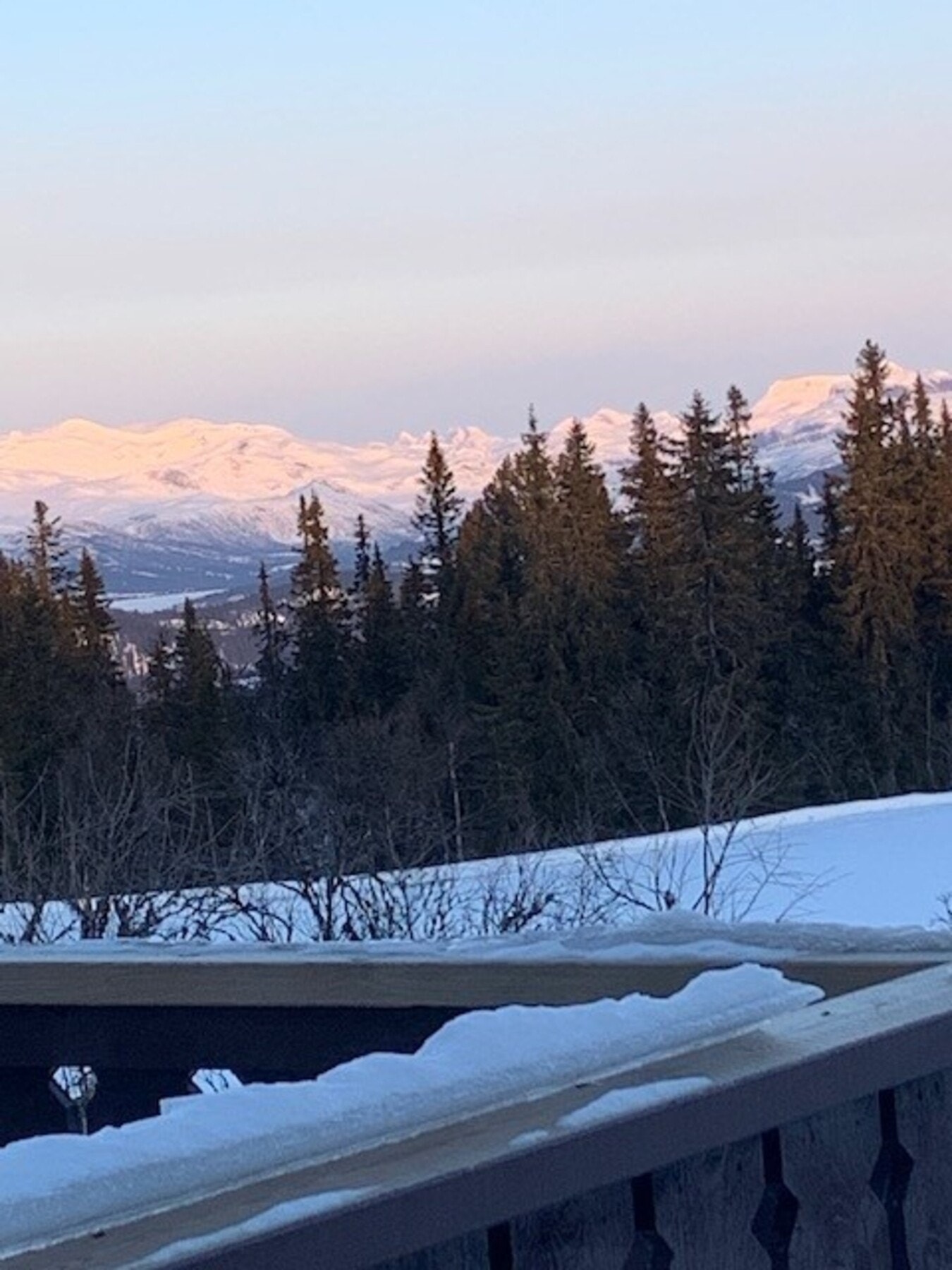 Selgers private bilde - Soloppgang Galleribilde