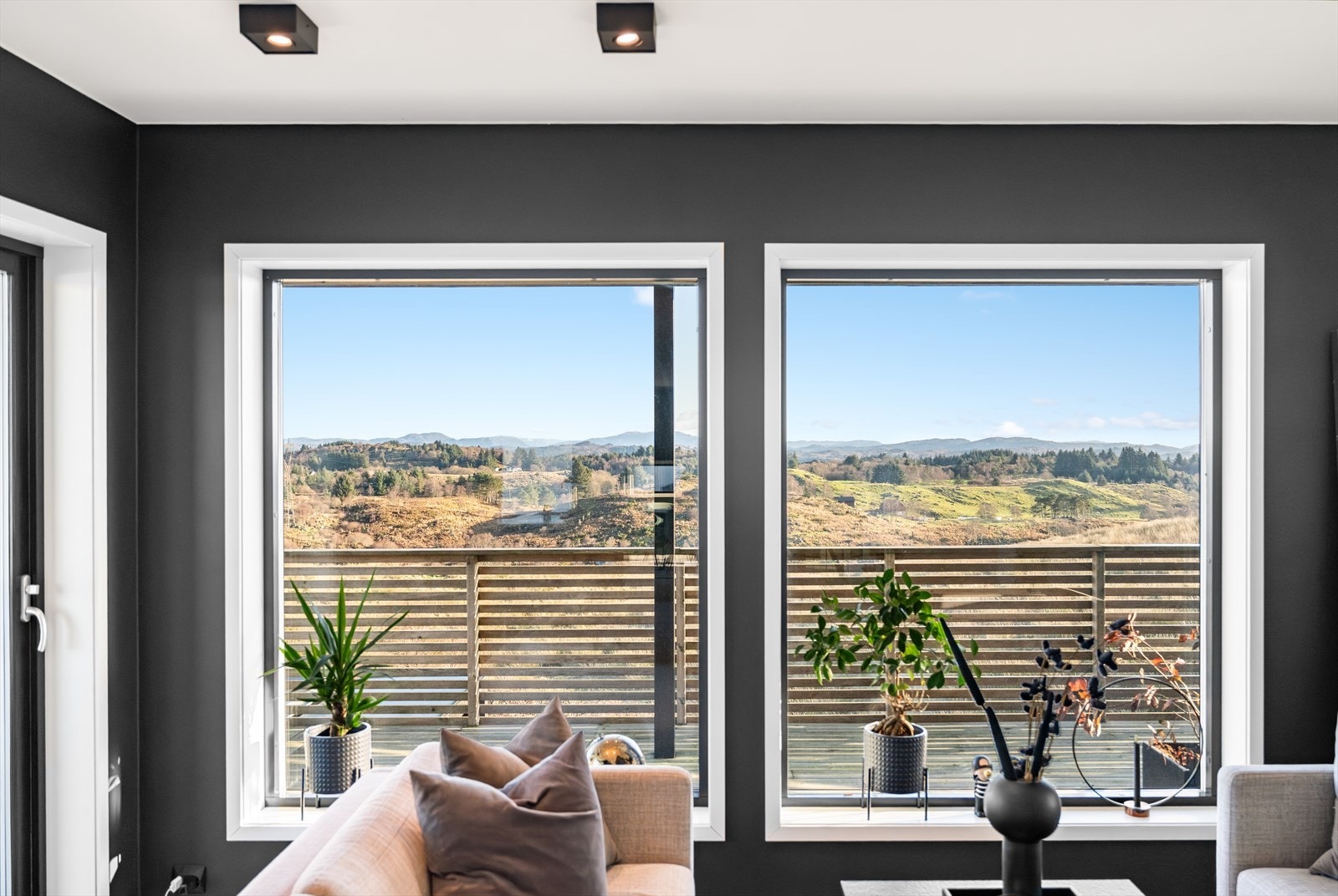 Utsikten her er formidabel, og bør oppleves for korrekt inntrykk. Galleribilde