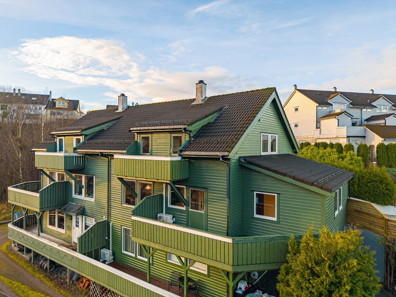 Lilletveitåsen er svært populært boligområde, hvor det bor barn i alle retninger. Her bor man i en blindvei uten gjennomgangstrafikk Galleribilde