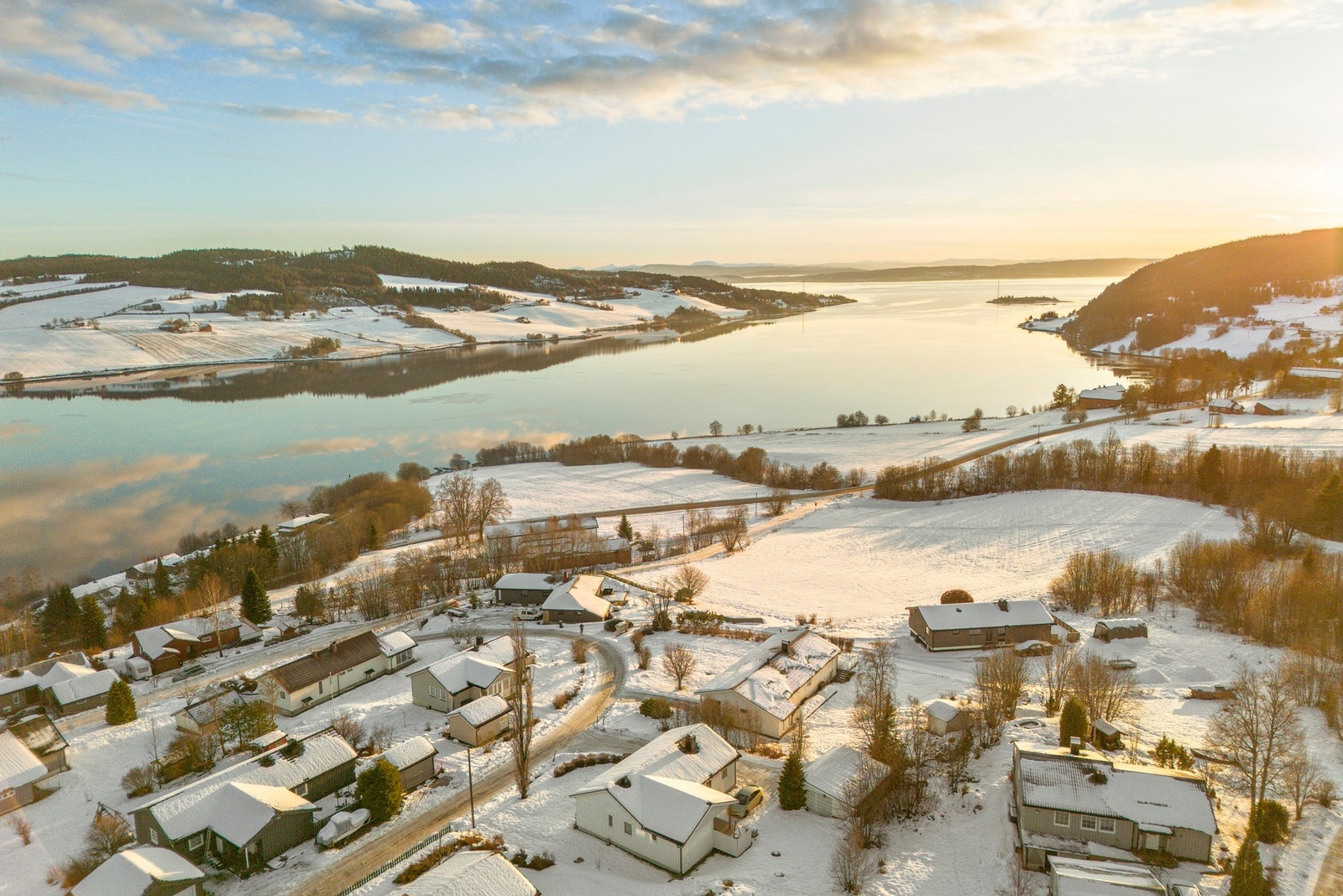Velkommen til Tørbergvegen 11, presentert av EiendomsMegler 1 v/ Magnus Aasland (Foto: ELW Media (Espen Wåde) Galleribilde