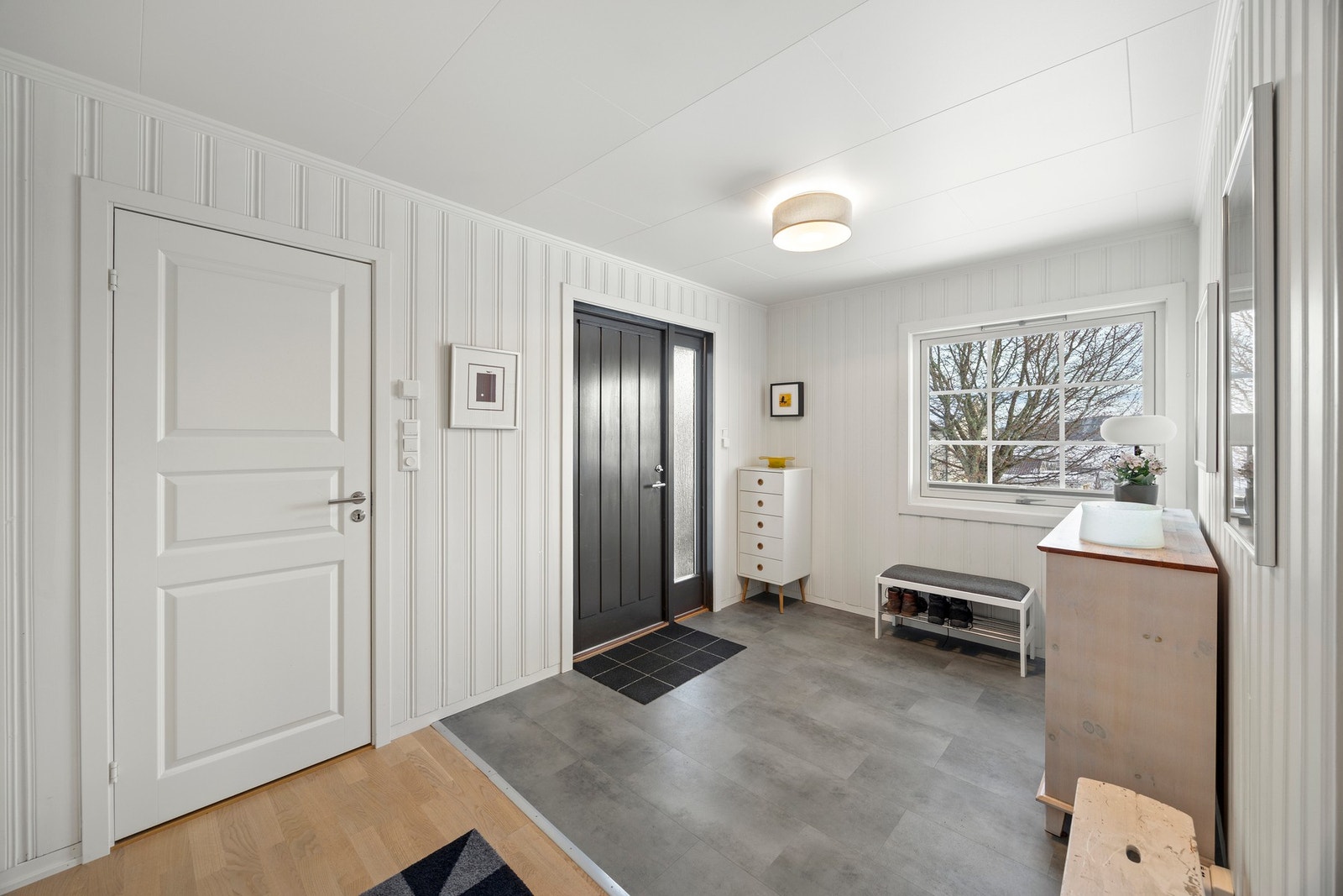 Entré med gulvvarme. Galleribilde