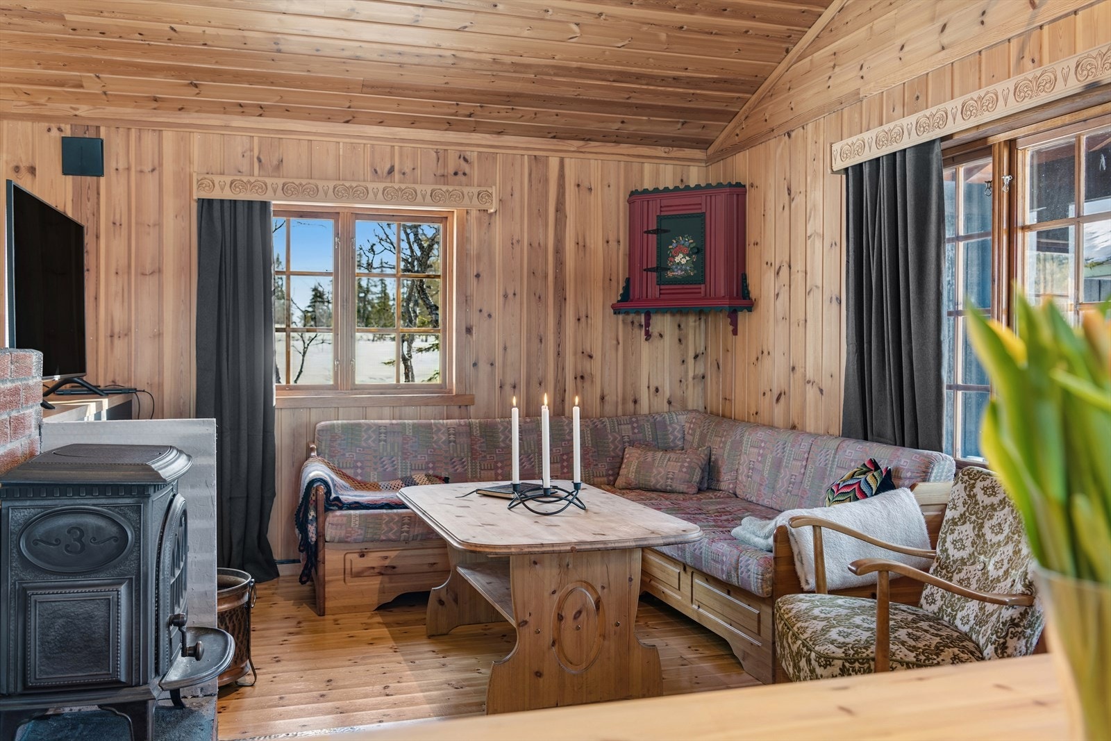 Stue med plass til sofamøblement Galleribilde