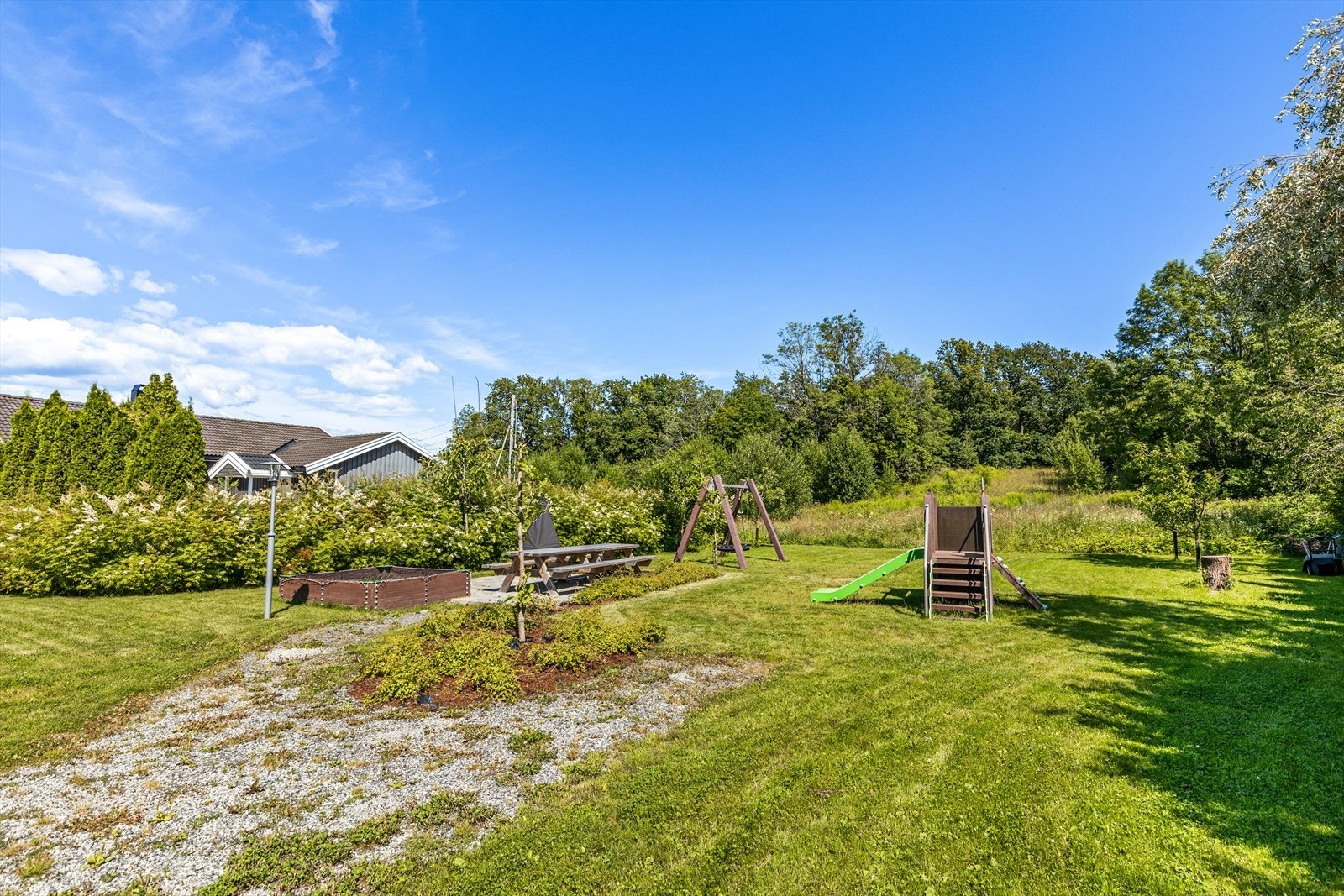 Fellesområde med lekeplass. Galleribilde
