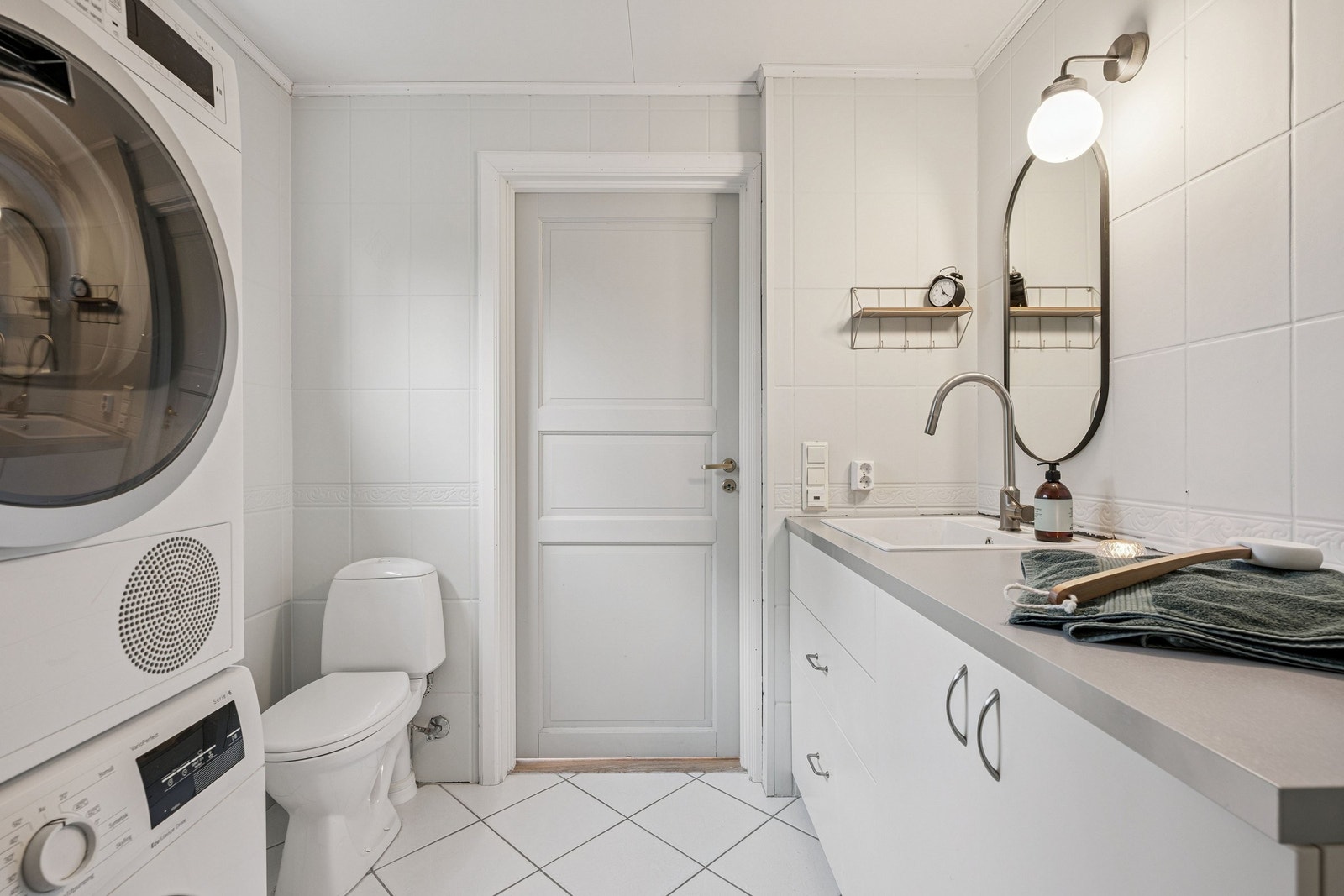 Baderomsinnredning og røropplegg fra 2017. Galleribilde