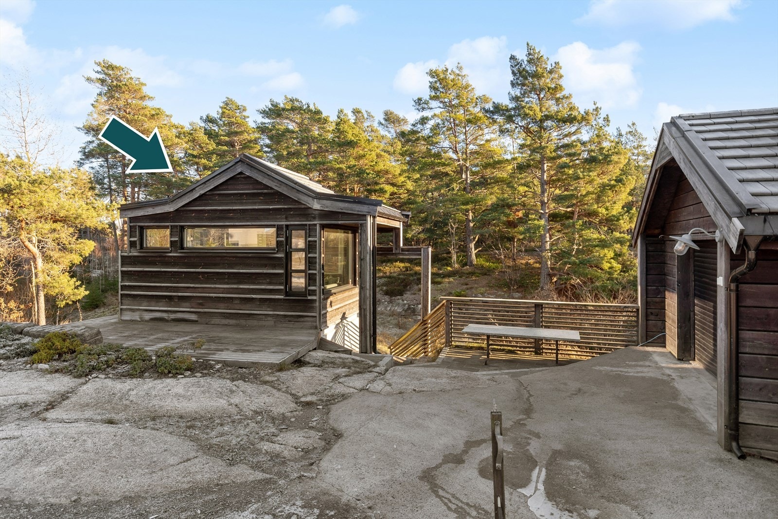 Uthuset er innredet og har varme i gulvet. Galleribilde