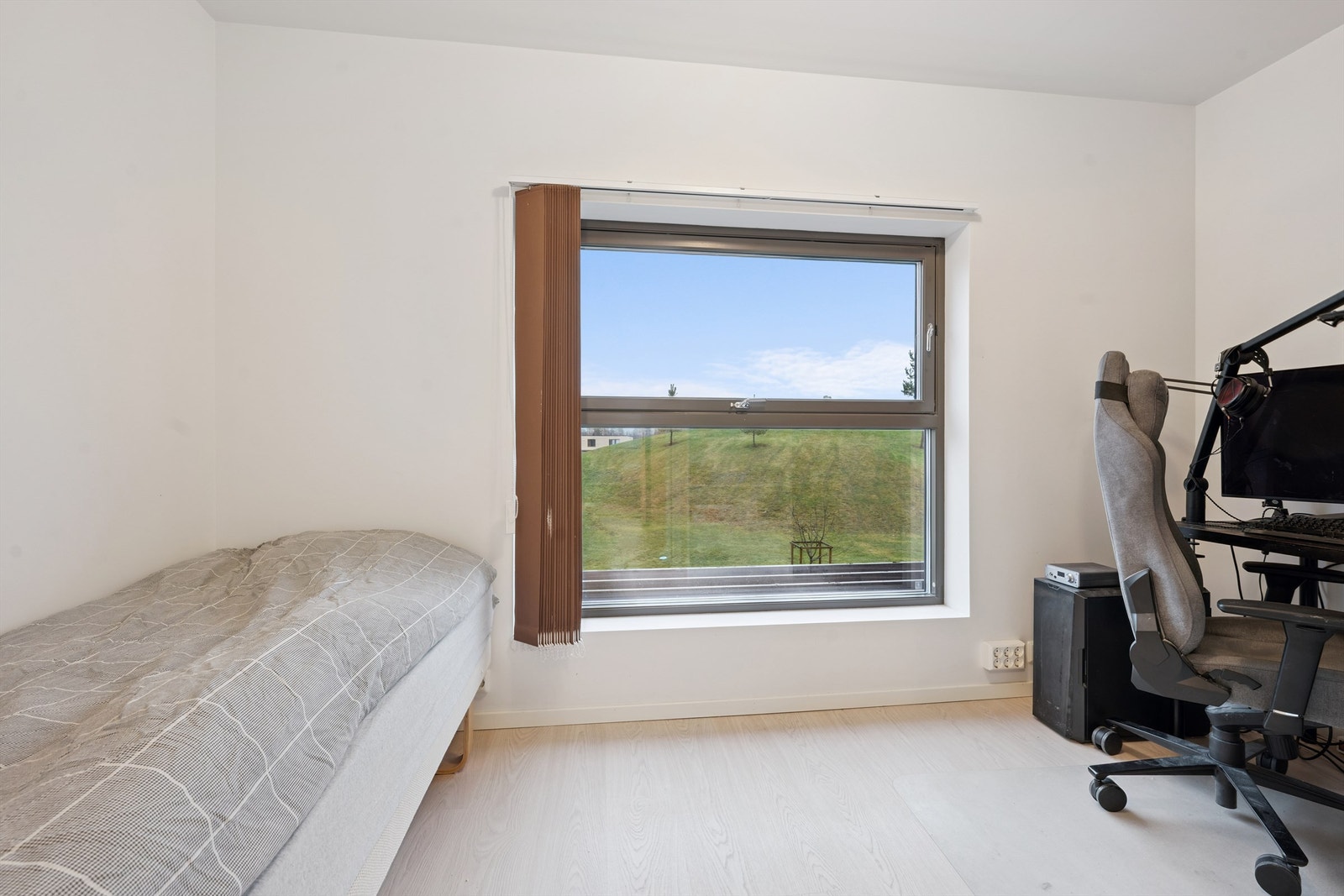 Det andre soverommet egner seg godt som barnerom, gjesterom eller kontor. Galleribilde