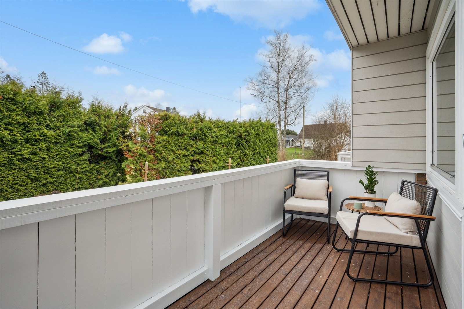 Balkongen ligger usjenert og luftig til i høyden. Galleribilde