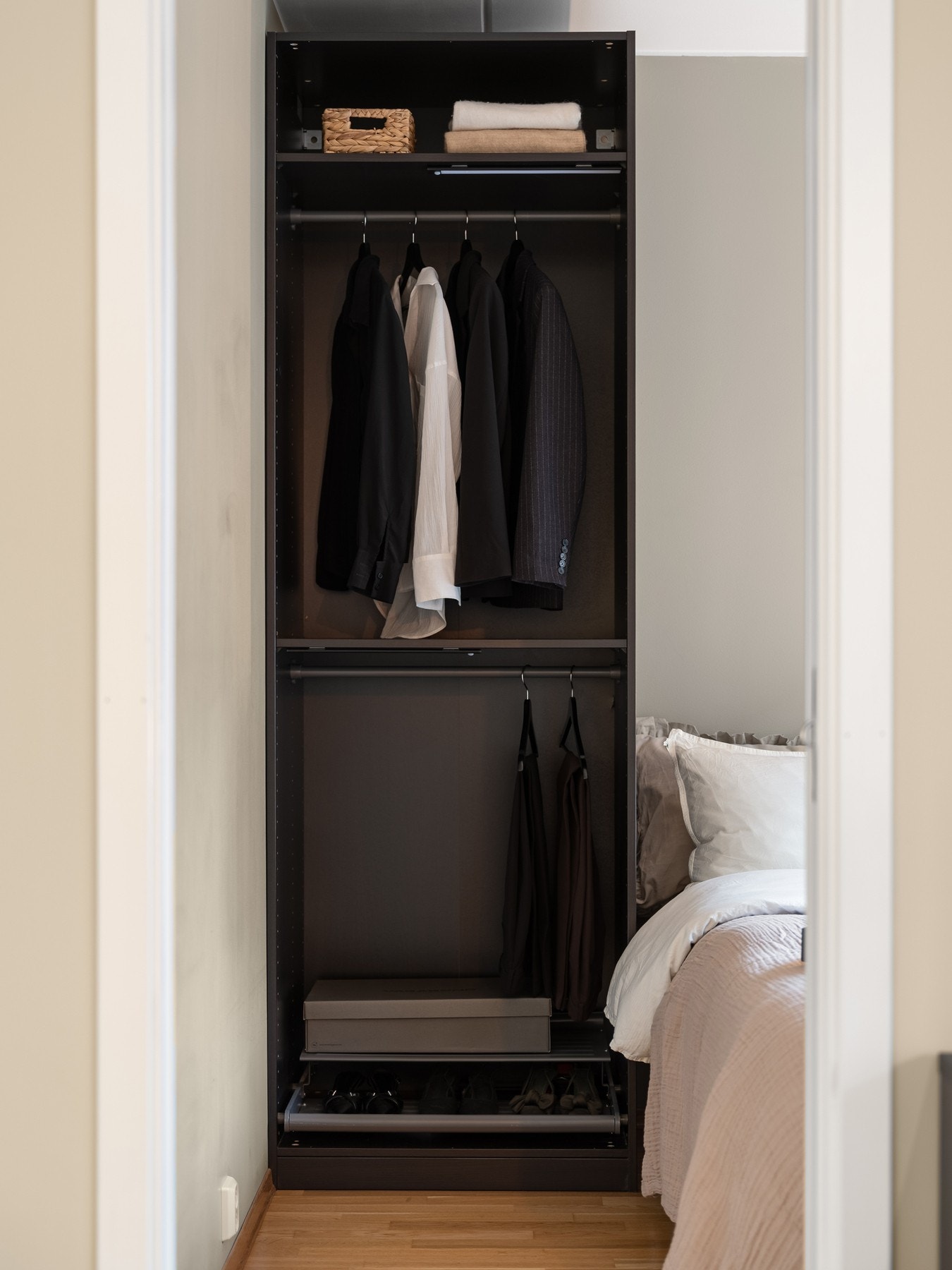 Inngang til soverom fra stuedel. Galleribilde