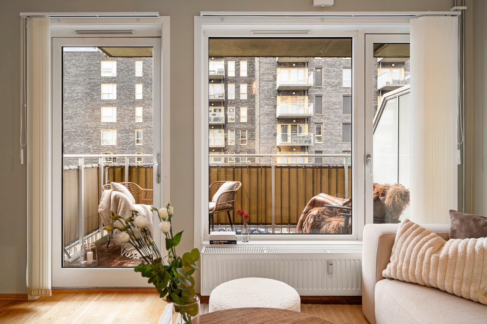 Utgang til balkong fra stue. Galleribilde