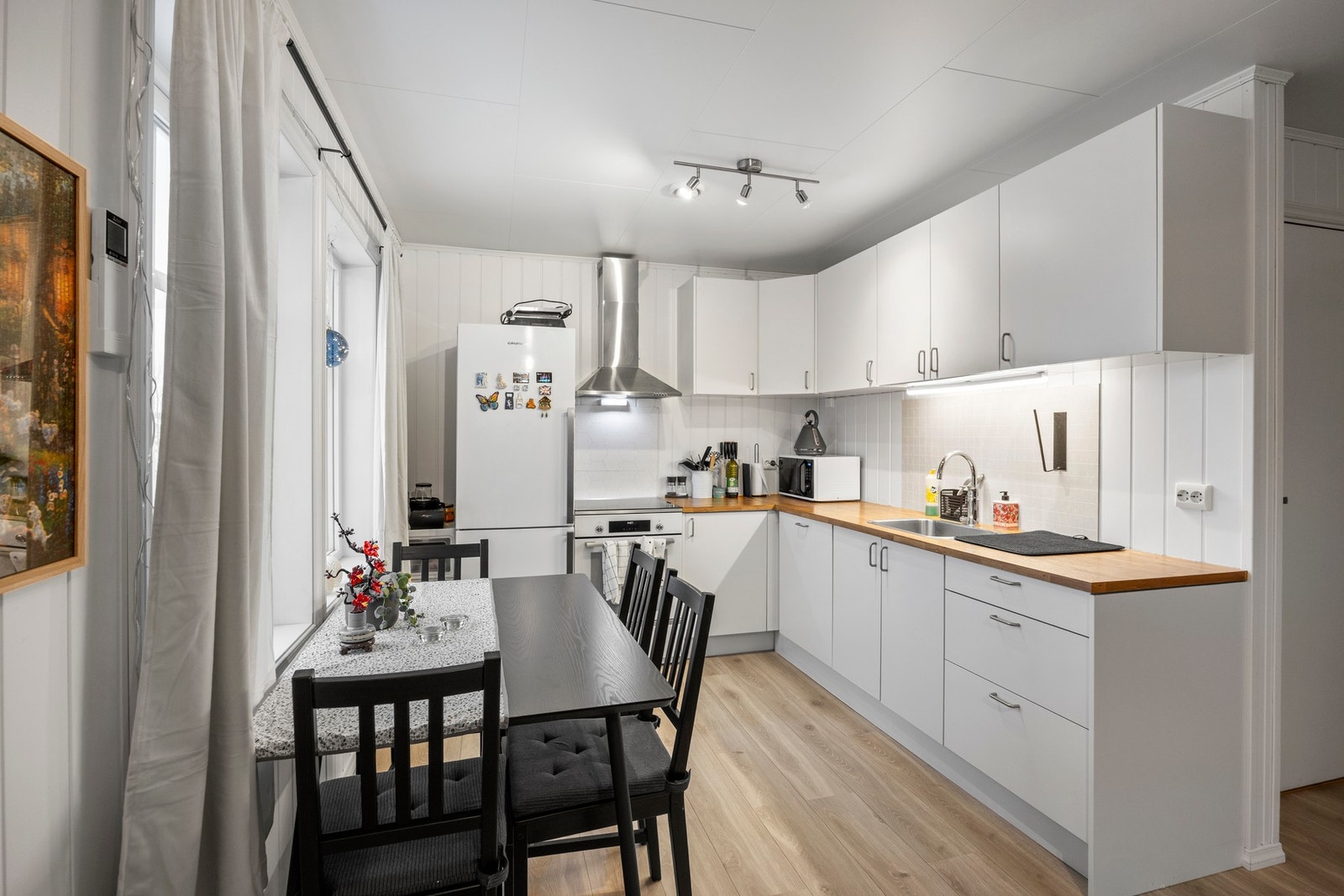 Utleie. Pen kjøkkeninnredning Galleribilde