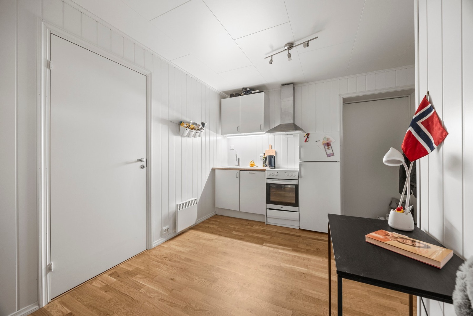 Hybel. Stue og kjøkken - 11 kvm. Galleribilde