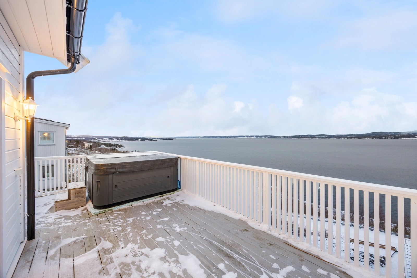 Her kan svært gode solforhold nytes sammen med utsikten! Galleribilde