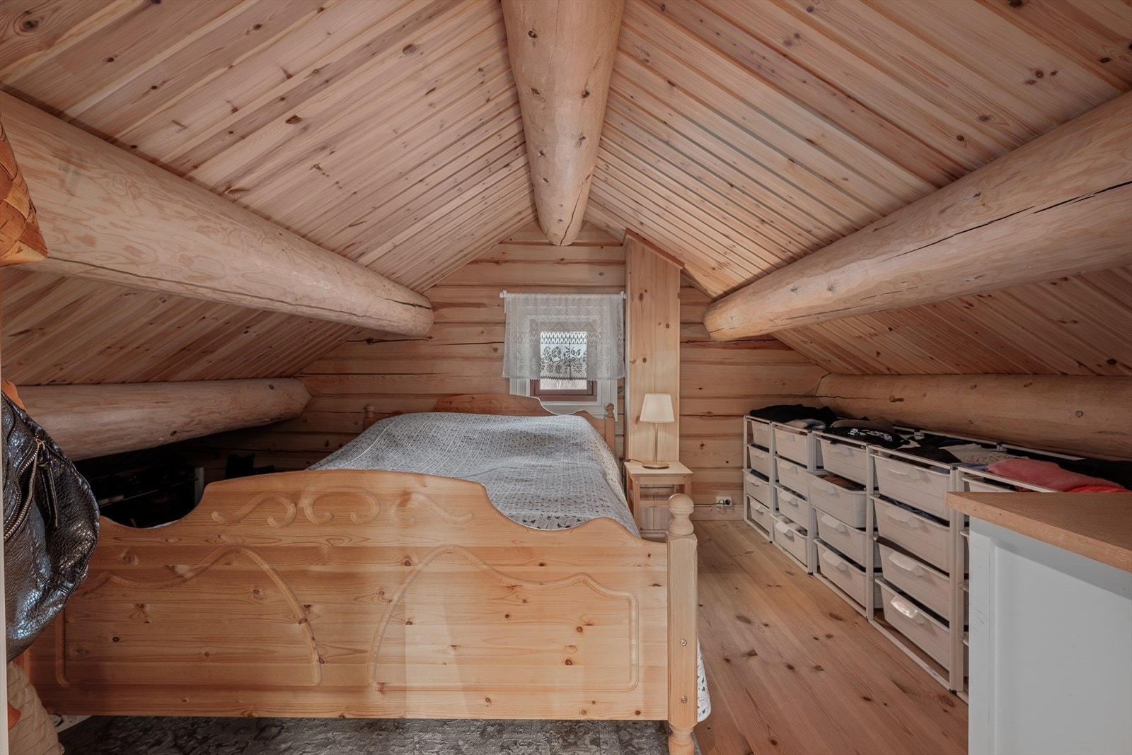 Innredet loftsrom. Galleribilde