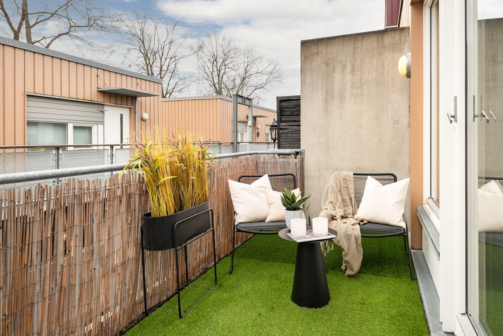 Balkong på 8m² med plass til sittegruppe har fått TG1. Galleribilde