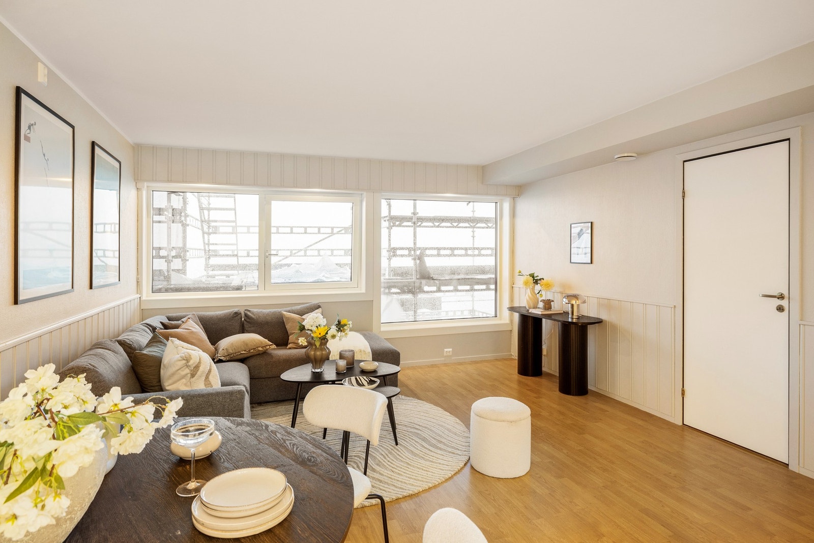 Borettslaget har igangsatt en rekke utbedringer, bl.a. utskiftning av alle vinduer, etterisolering, taktekking mm. Galleribilde