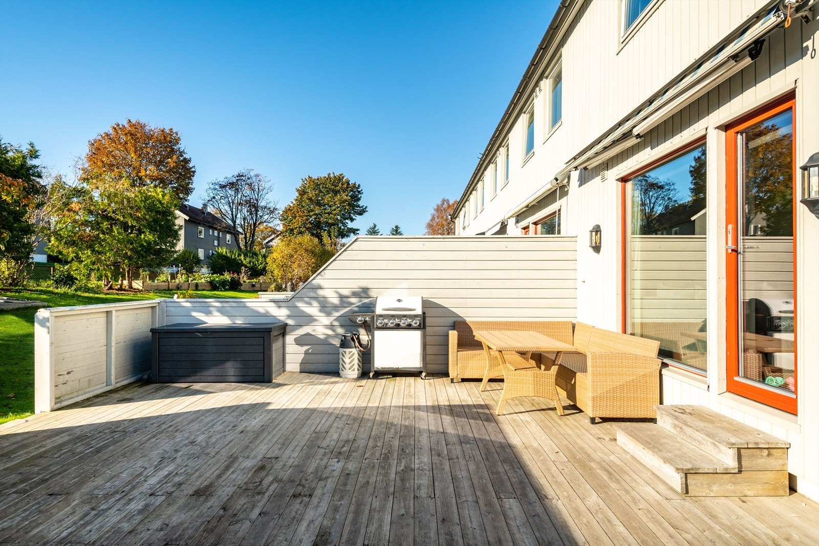 ØREJORDET - Rekkehus-endeleilighet med stor solrik terrasse! Galleribilde