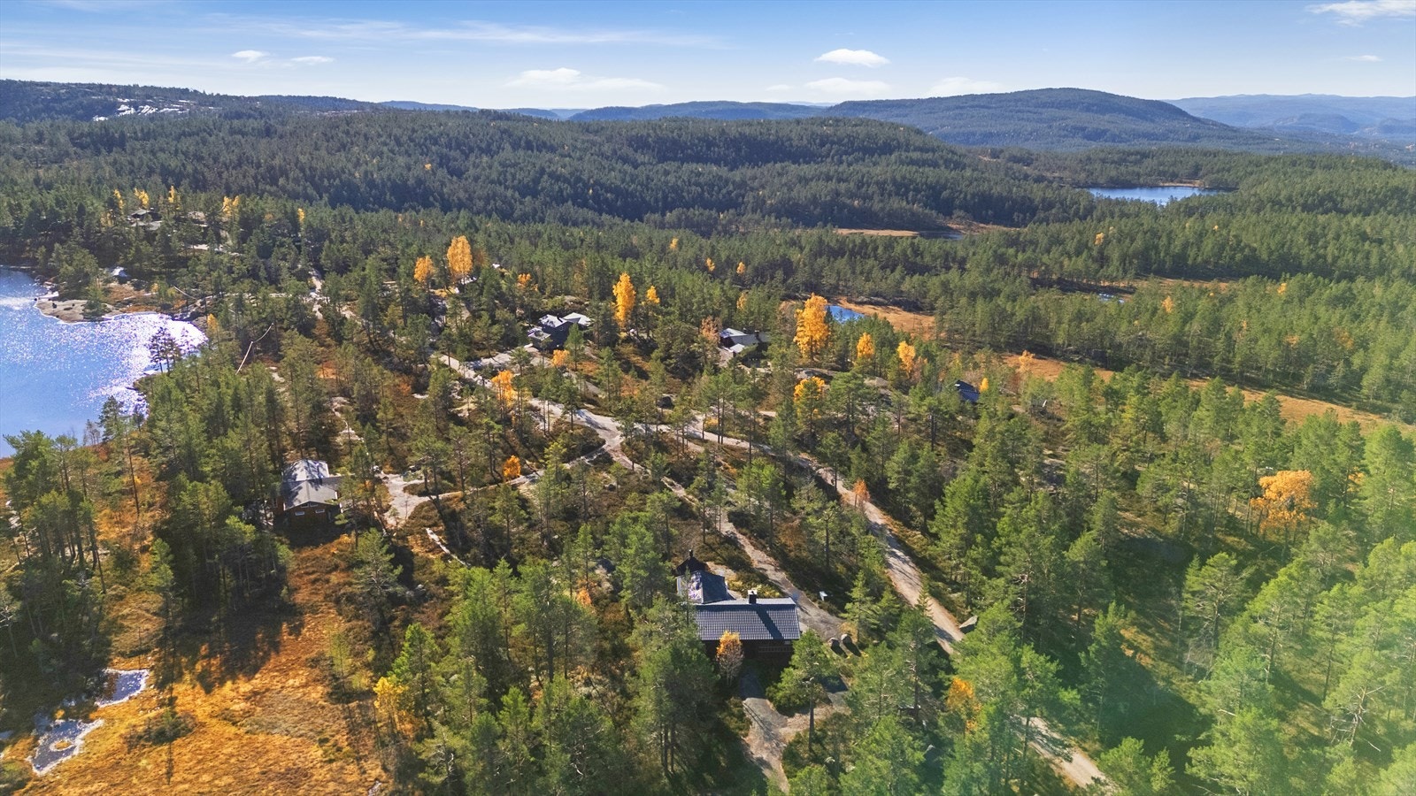 Gautefallheia ligger i overkant av 1 time i fra Grenland og Langesund, og ca. 2 timer fra Kristiansand. Galleribilde
