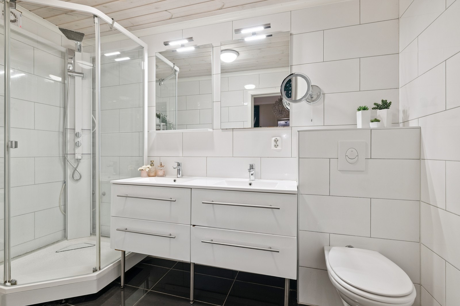 Bad 1. etasje. Galleribilde