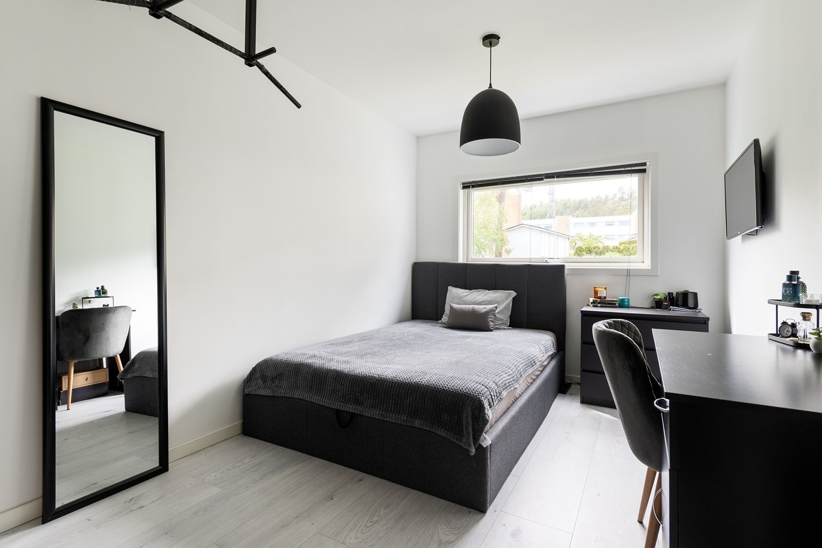 Soverom 4 - Hovedsoverom med masse plass Galleribilde