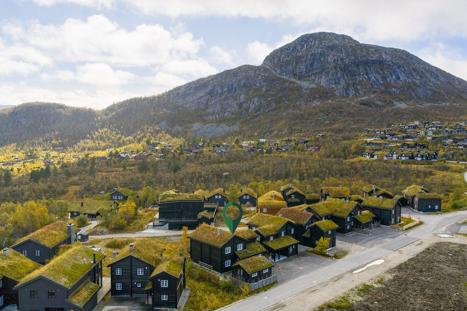 - Velkommen til Nedre Hovdenut 25 - Hytten ligger midt i bilde med flott utsyn! Galleribilde