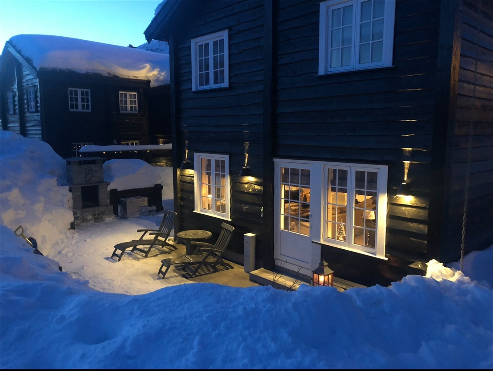 Selgers bilde - Vinterstemning på den flotte uteplassen. Galleribilde