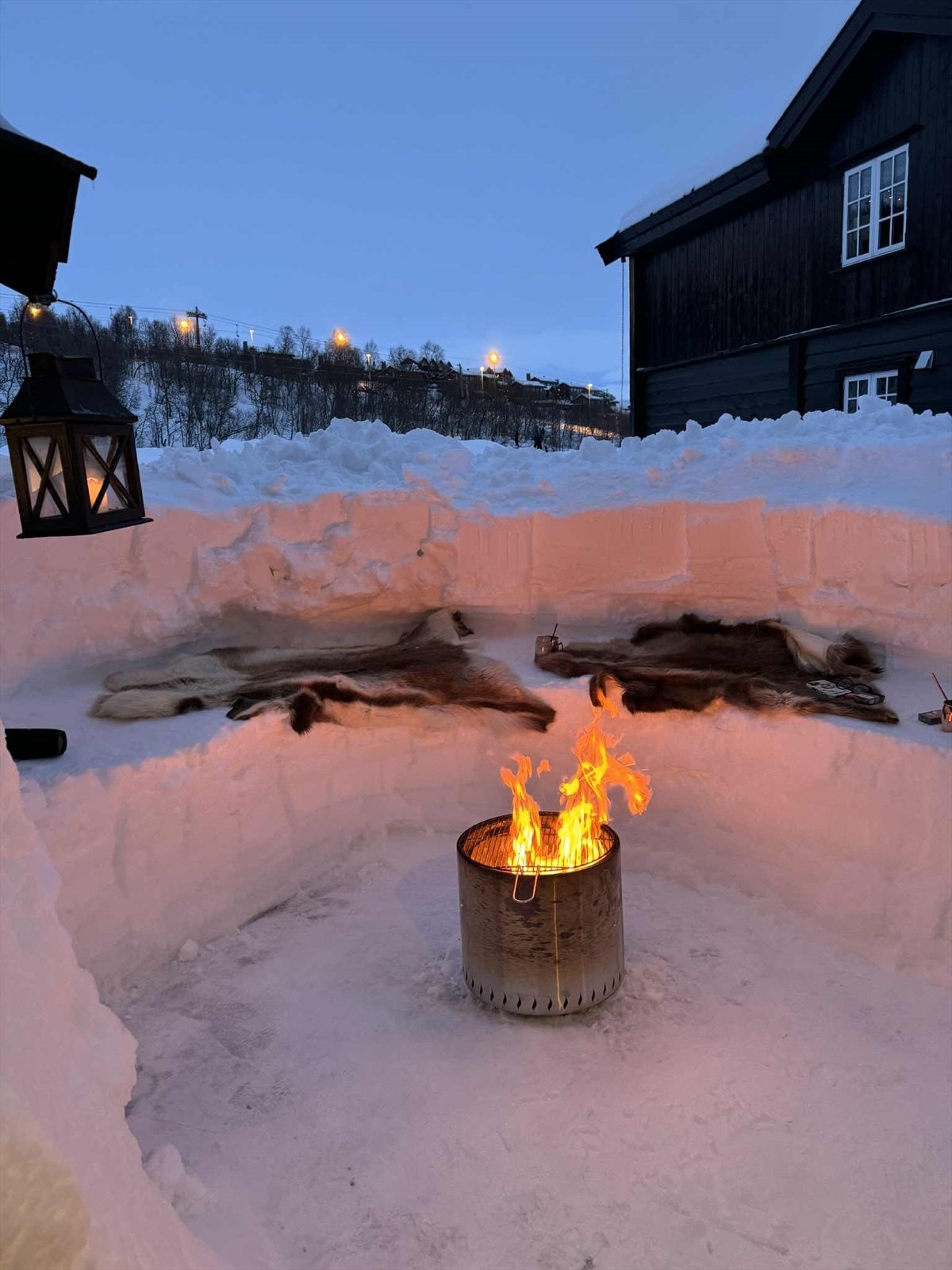 Selgers bilde - Flott kveldstund ved bålpanna Galleribilde
