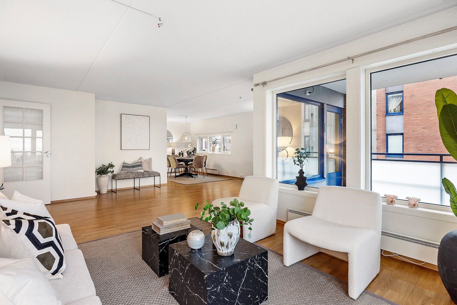 Velkommen til Hellerudstubben 46D! En stor og lys leilighet i et hyggelig sameie. Galleribilde