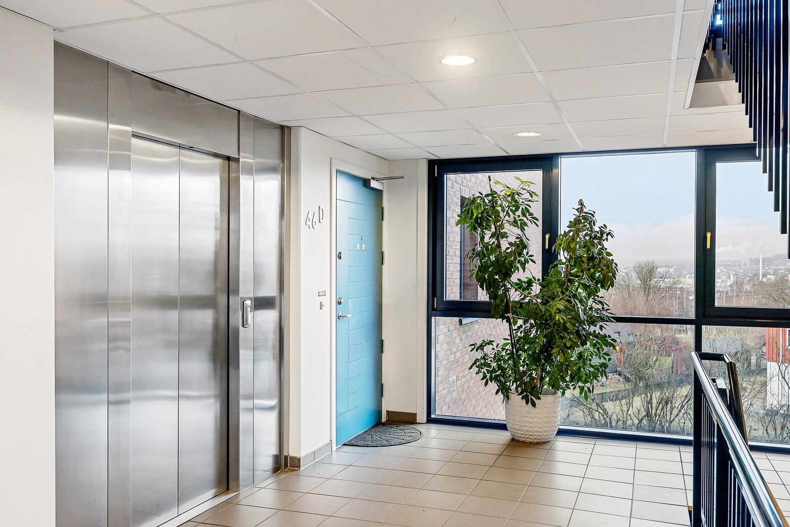 Det er heis opp til leiligheten. Galleribilde