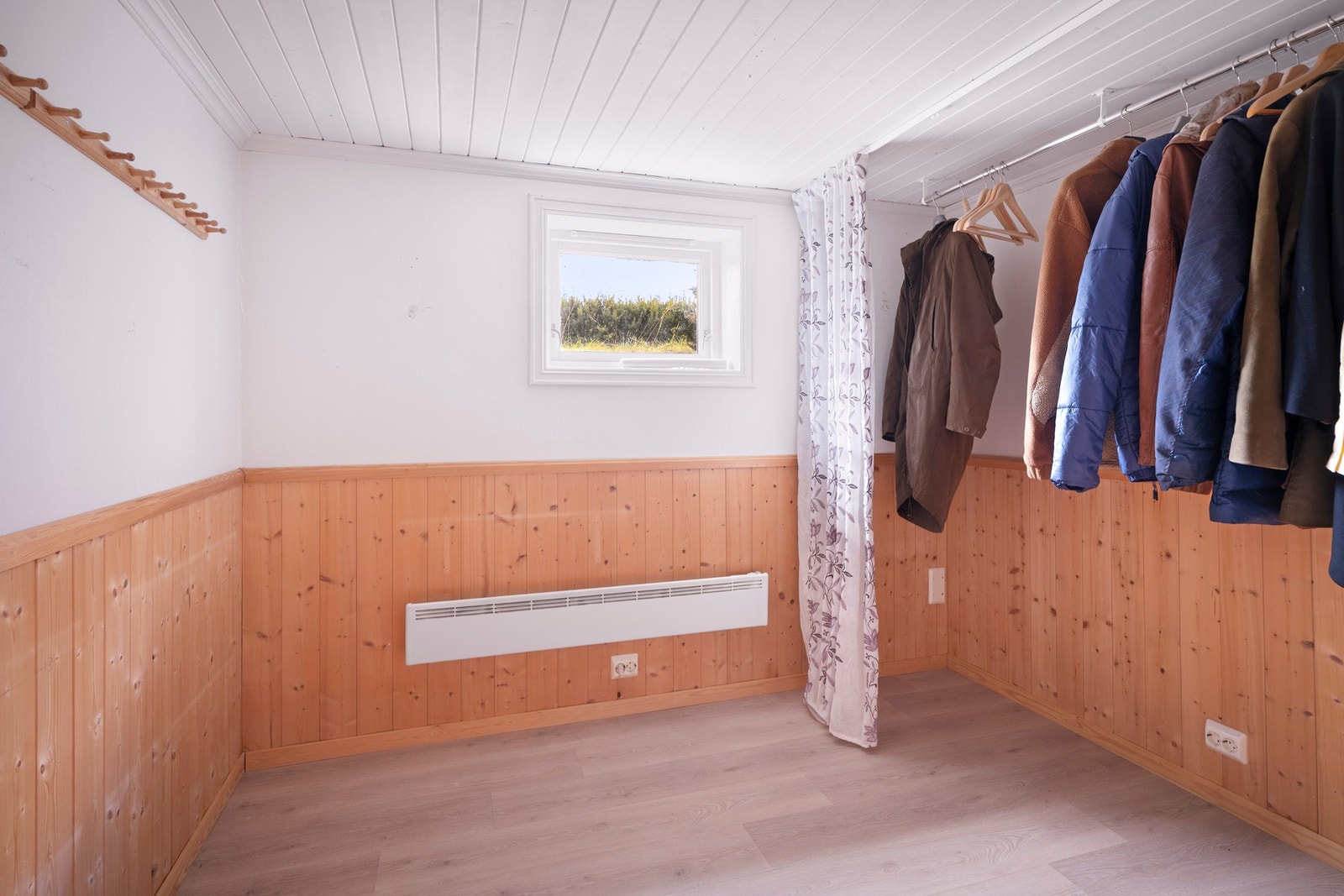 Etasjen gir verdifull tilleggsplass til hobby, lagring eller annet bruk Galleribilde