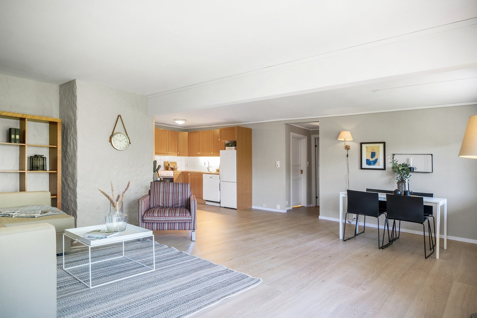 - Utleiedelen inneholder entrè, stue/kjøkken, gang, bad/vaskerom og soverom - Galleribilde