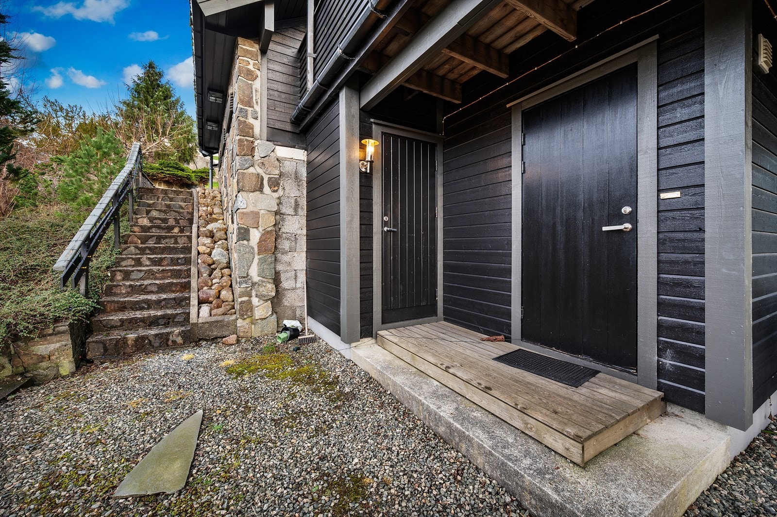 - Boligen har egen utleiedel som måler 64m² - Galleribilde