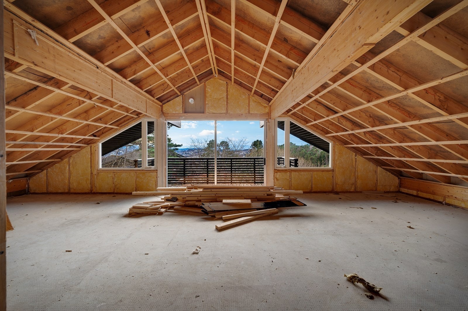 - Emera eiendomsmegling v/Erlend Stokmo har gleden av å presentere Tjørnhaugen 76 - Galleribilde