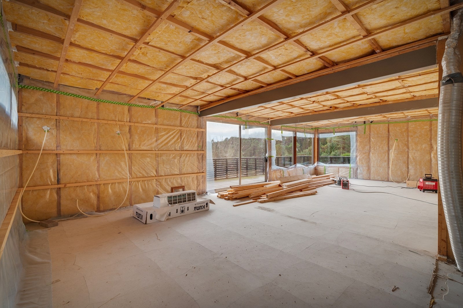 - Åpen og luftig stue med god plass til ønsket møblement - Galleribilde