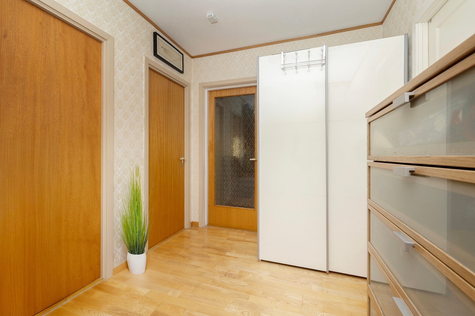 Gang/Entré. God plass til oppbevaring. Galleribilde