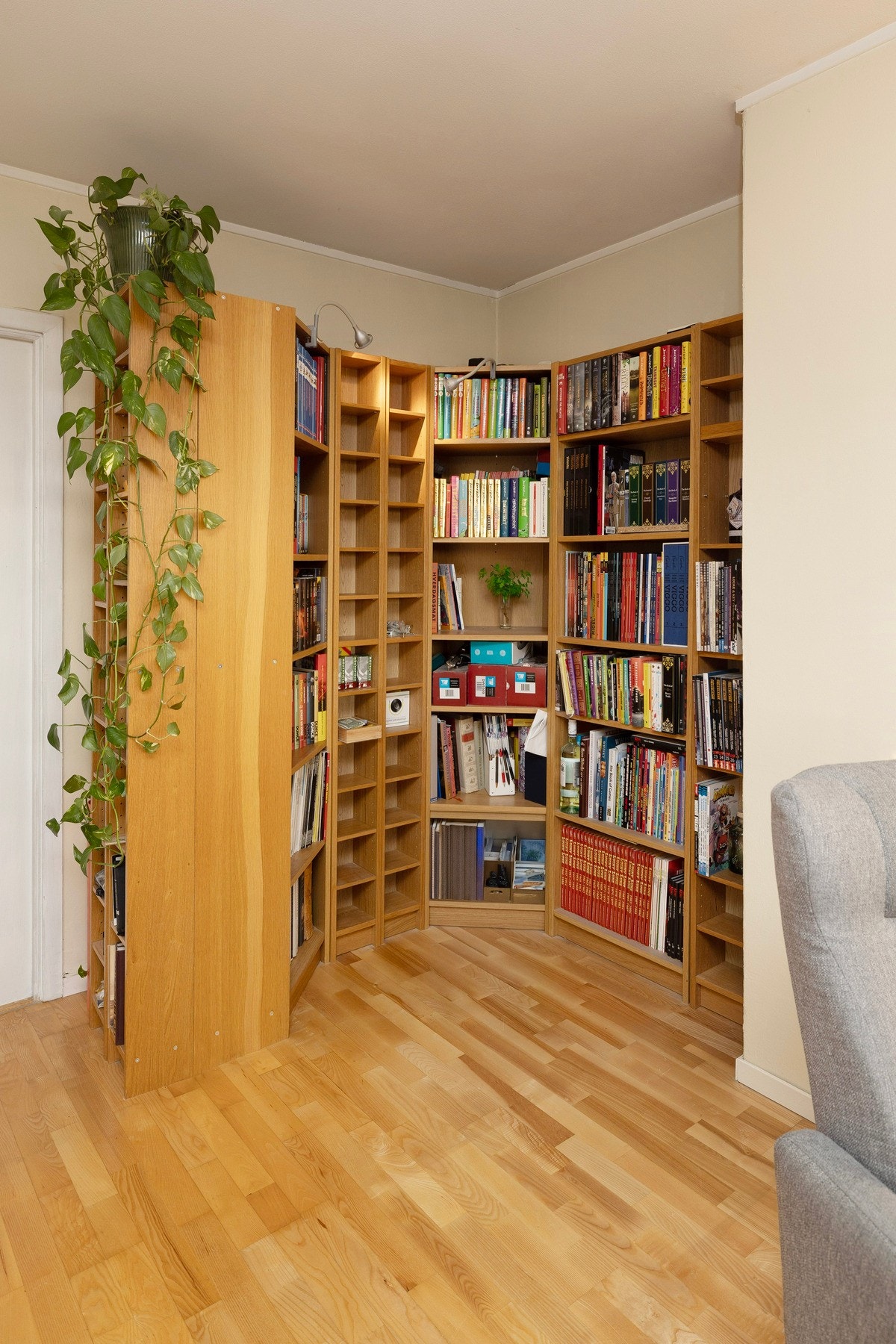 Stue. Pipeløp med mulighet for vedfyring. Galleribilde