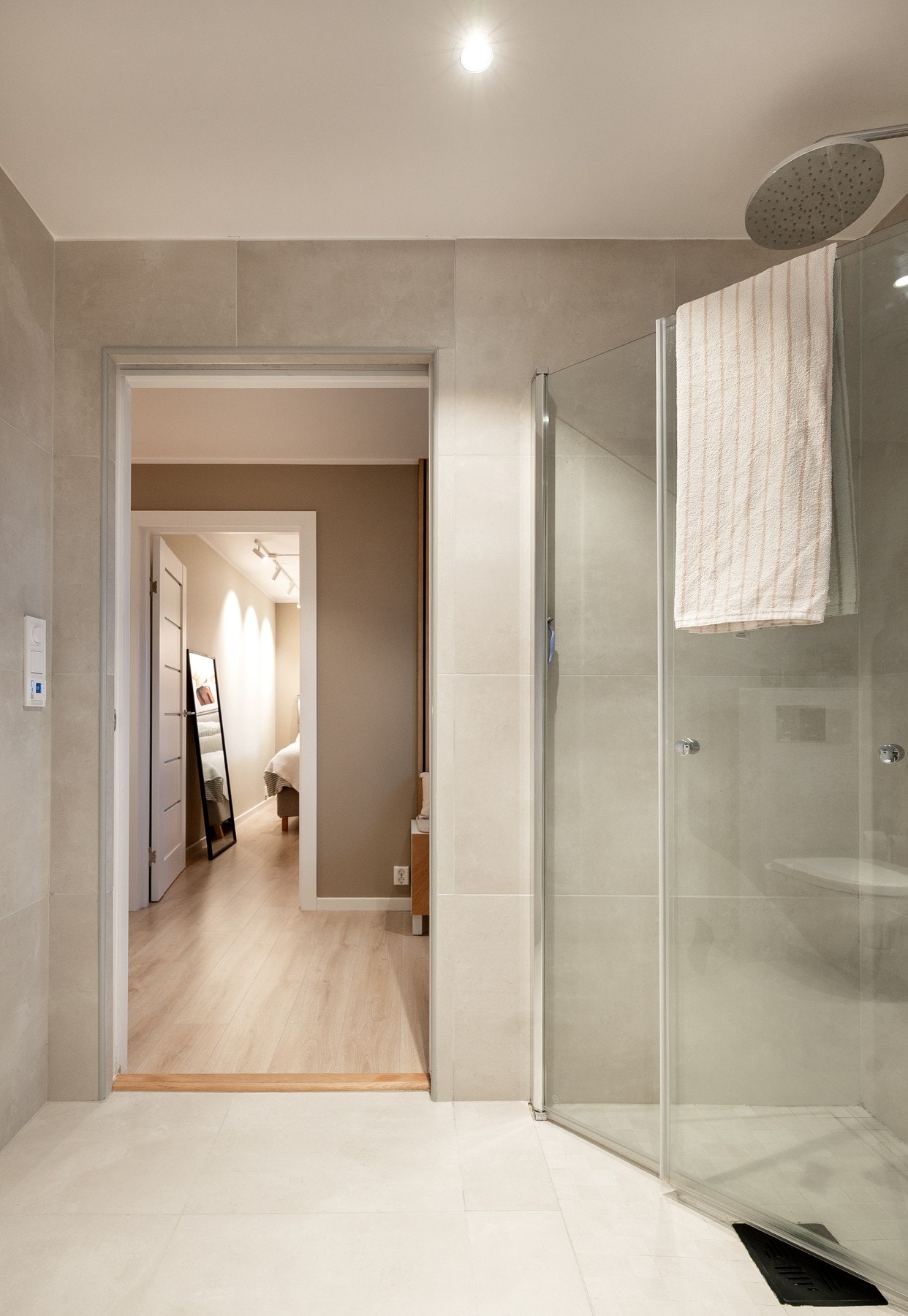 Varmekabler i gulv. Galleribilde