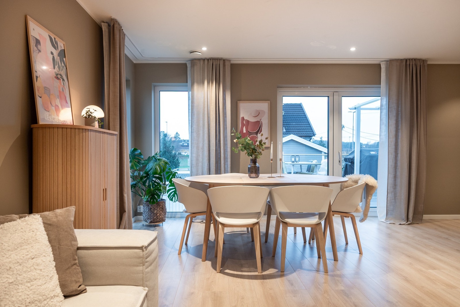 Det er montert balansert ventilasjonsanlegg i leiligheten. Galleribilde