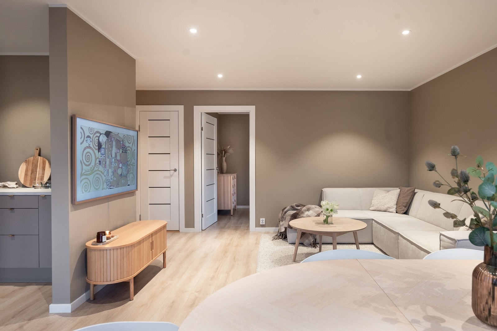 Leiligheten har en velfungerende planløsning som er enkel å møblere. Galleribilde