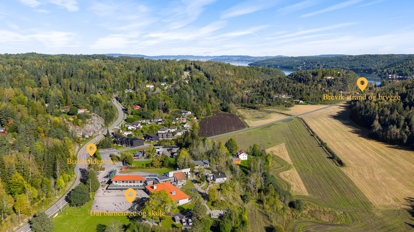 Nabolaget Brevik - Kort skole og barnehagevei for de minste. Ellers meget kort avstand til bussen og strand Galleribilde