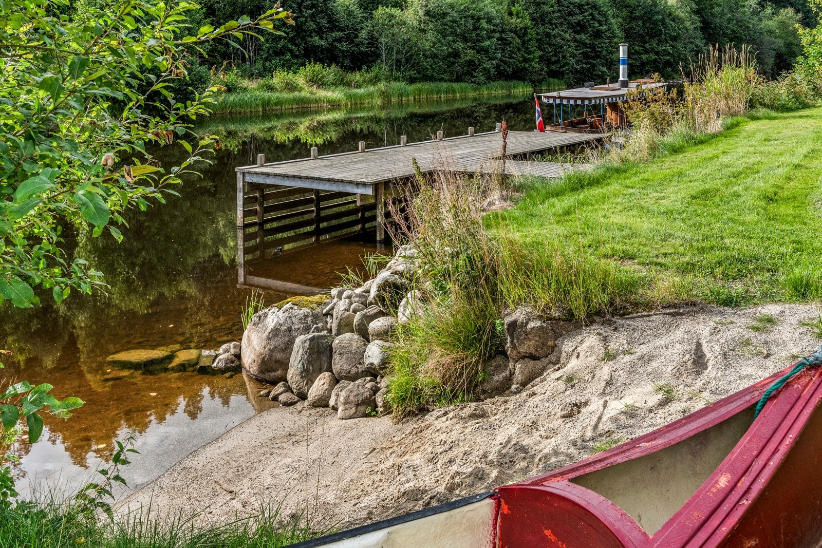 Eiendommen har en egen båtstø for utslipp Galleribilde